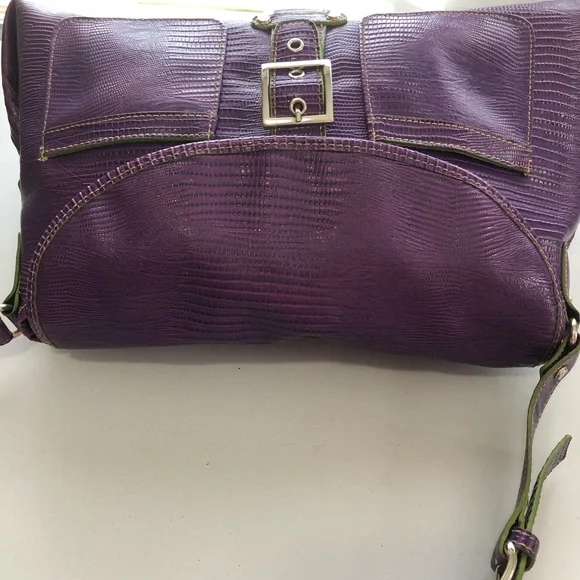⬇️ Valerie Stevens Purple Shoulder Bag with Sturdy Handles and Smooth Finish - Picture 10 of 17